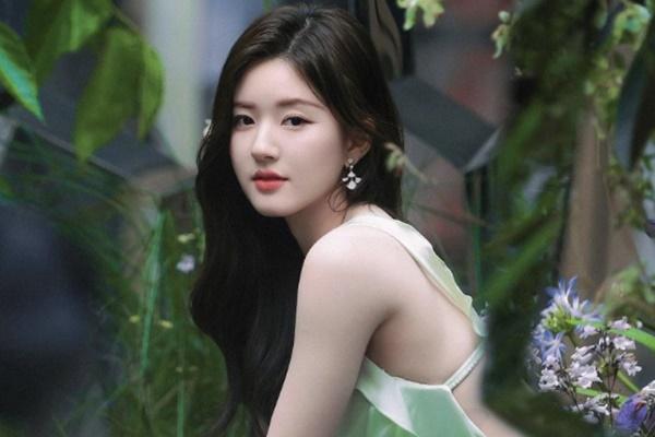 Rộ nghi vấn Triệu Lộ Tư yêu đương nam thần xứ Cảng hơn 13 tuổi, sự thật thế nào?-9