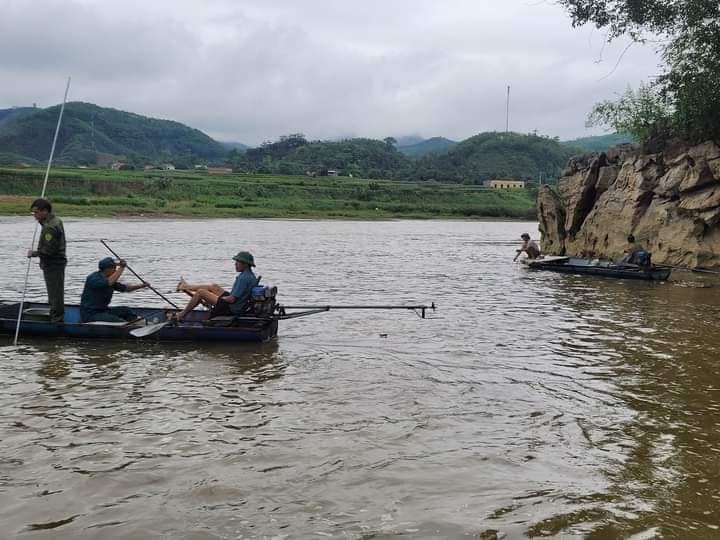 Nam sinh tử vong trên sông Hồng, dồn lực tìm kiếm 1 trường hợp mất tích-1