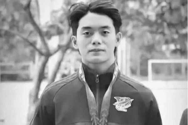 Học phương pháp quái gở trên mạng, người đàn ông tử vong khi tập thể dục-2