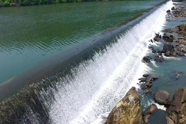 Mê mẩn đập nước hoang sơ, hùng vĩ níu chân mọi du khách-10