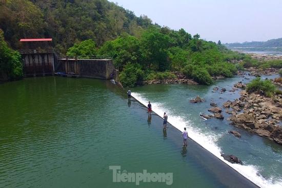 Mê mẩn đập nước hoang sơ, hùng vĩ níu chân mọi du khách