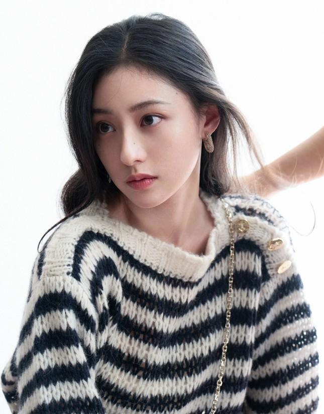 Hồ Liên Hinh bị nghi lộ clip 20 phút cảnh nóng, danh tính bạn trai chính là sao nam nổi tiếng này-1