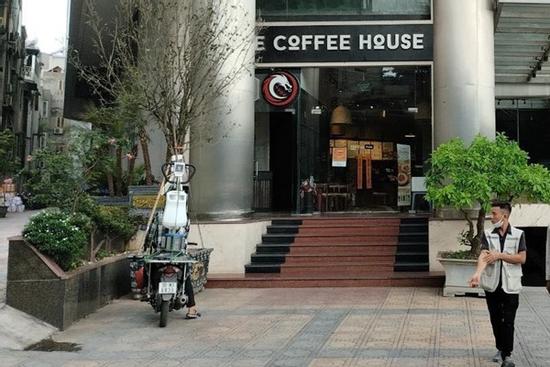 The Coffee House nói gì về vụ vỡ kính khiến nữ bác sĩ bị liệt nửa người?