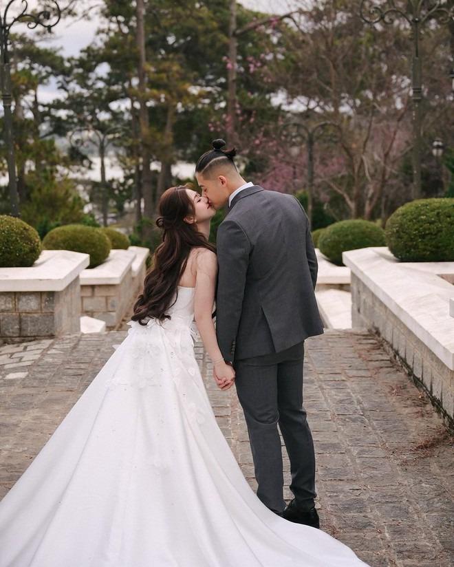 Ảnh cưới của cặp đôi bằng tuổi, vừa tậu penthouse 11 tỷ ở TP.HCM-2