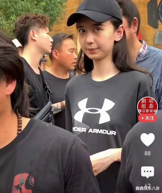 Lộ ảnh ngoại tình của cặp đôi lệch 26 tuổi đang bị cả MXH tẩy chay-3