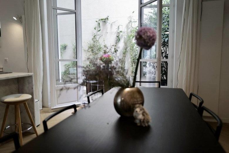 Phong cách cắm hoa độc đáo của Diva Hồng Nhung trong penthouse sang trọng-13