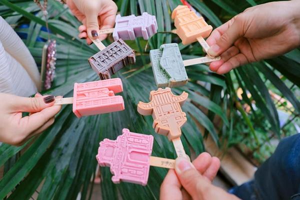 Trải nghiệm món kem chấm muối ô mai độc lạ ở Hà Nội-1