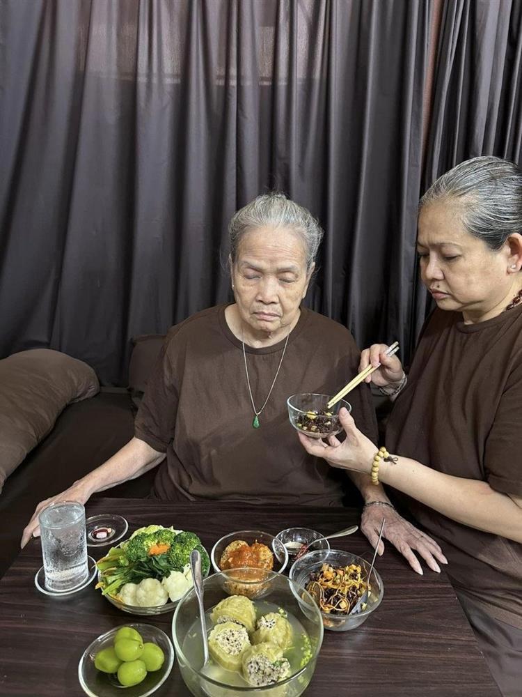 Trương Thị May - Mỹ nhân ăn chay đẹp nhất Châu Á, khoe bữa cơm đạm bạc, một hành động tạo rung cảm-8
