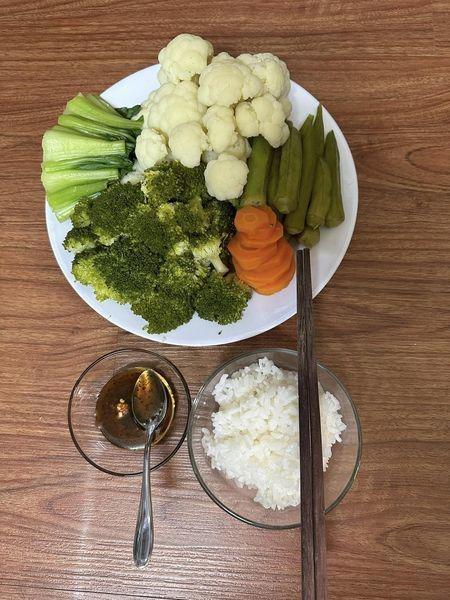 Trương Thị May - Mỹ nhân ăn chay đẹp nhất Châu Á, khoe bữa cơm đạm bạc, một hành động tạo rung cảm-9