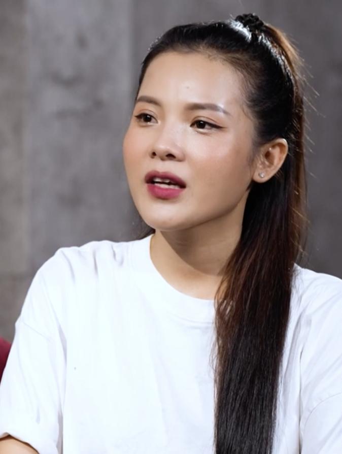 Em út nhóm Mắt Ngọc từng bị đồng nghiệp cô lập, bị phụ tình, khởi nghiệp thảm hại-3