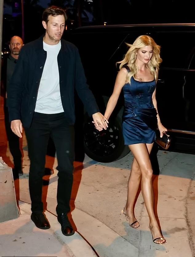 Con gái ông Trump đẹp như nữ thần với đầm đỏ rực-4