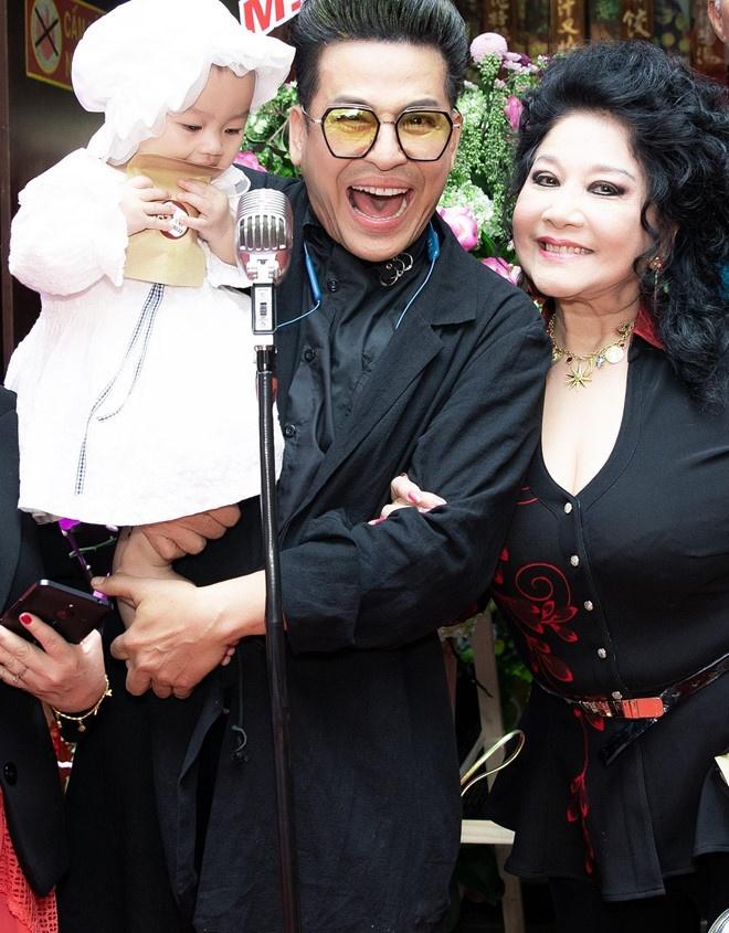 U70 độc lạ của MC Thanh Bạch: Chăm tô son dặm phấn, vàng đeo trên người phải tính bằng ký chứ quyết không nói giá-7