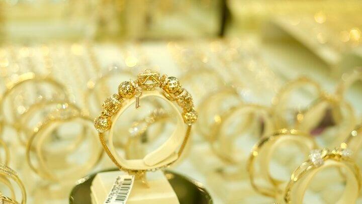 Giá vàng hôm nay 12/5: Trụ vững trên ngưỡng cao-1