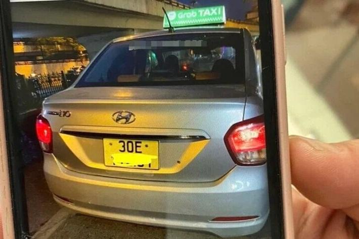 Hãng taxi lên tiếng vụ khách Tây đi taxi ở Hà Nội 50m bị chém 500.000 đồng-3