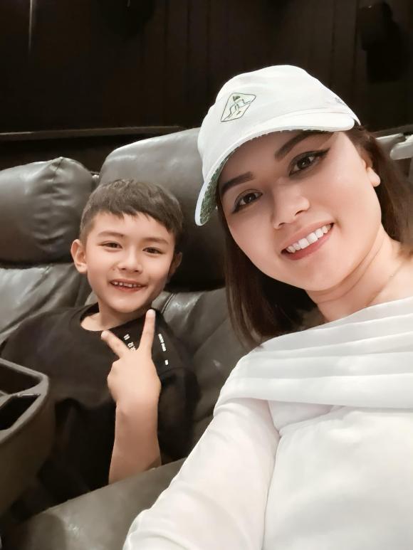 Sao Việt mừng Ngày của Mẹ: NS Bình Tinh bồi hồi nhớ mẹ quá cố, Lê Âu Ngân Anh lần đầu đón ngày của mẹ với vai trò thiêng liêng-10