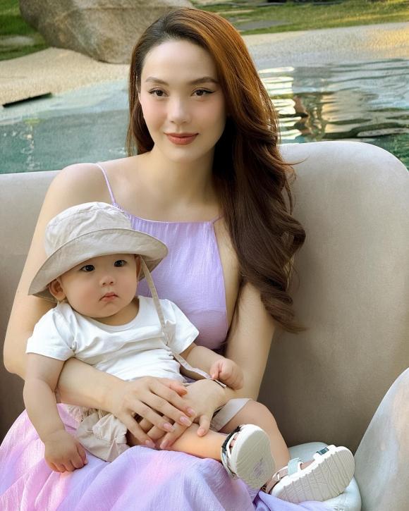 Sao Việt mừng Ngày của Mẹ: NS Bình Tinh bồi hồi nhớ mẹ quá cố, Lê Âu Ngân Anh lần đầu đón ngày của mẹ với vai trò thiêng liêng-11