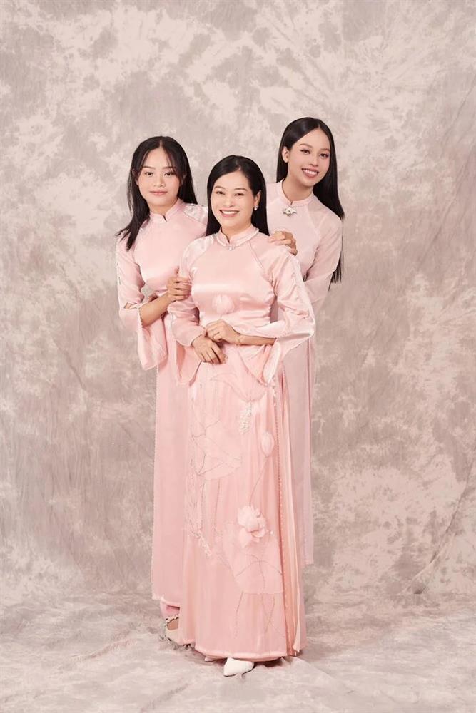 Sao Việt mừng Ngày của Mẹ: NS Bình Tinh bồi hồi nhớ mẹ quá cố, Lê Âu Ngân Anh lần đầu đón ngày của mẹ với vai trò thiêng liêng-13