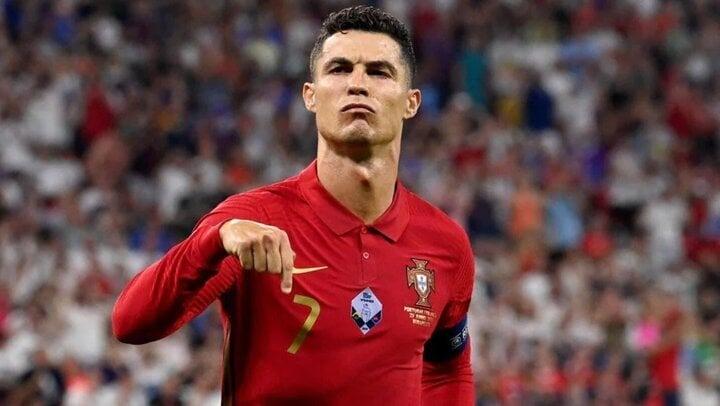 Ronaldo và những kỷ lục khó bị xô đổ tại EURO-1