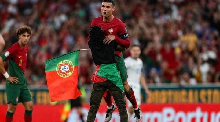 Ronaldo và những kỷ lục khó bị xô đổ tại EURO-6