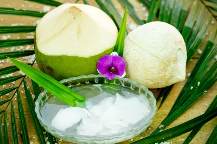 Có nên uống nước dừa thay nước lọc vào ngày nắng nóng?-1