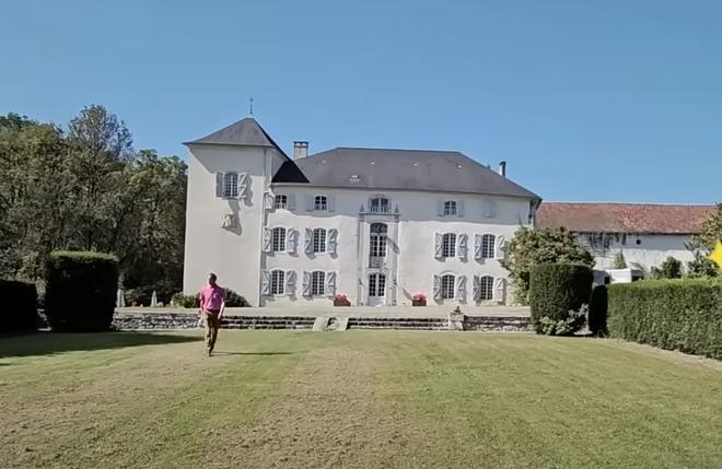 Trước khi được cầu hôn, tiểu thư Đà Nẵng và doanh nhân hơn 11 tuổi rong ruổi khắp nước Pháp, từng có ý định mua lâu đài-2