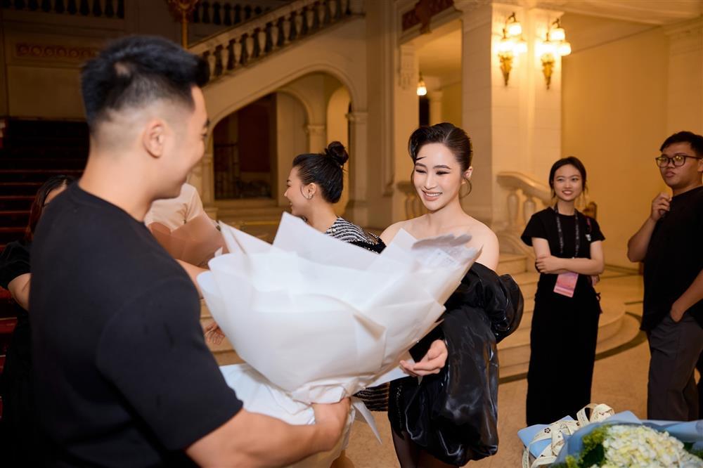 Hương Tràm khóc sau đêm nhạc bị hủy gấp-7