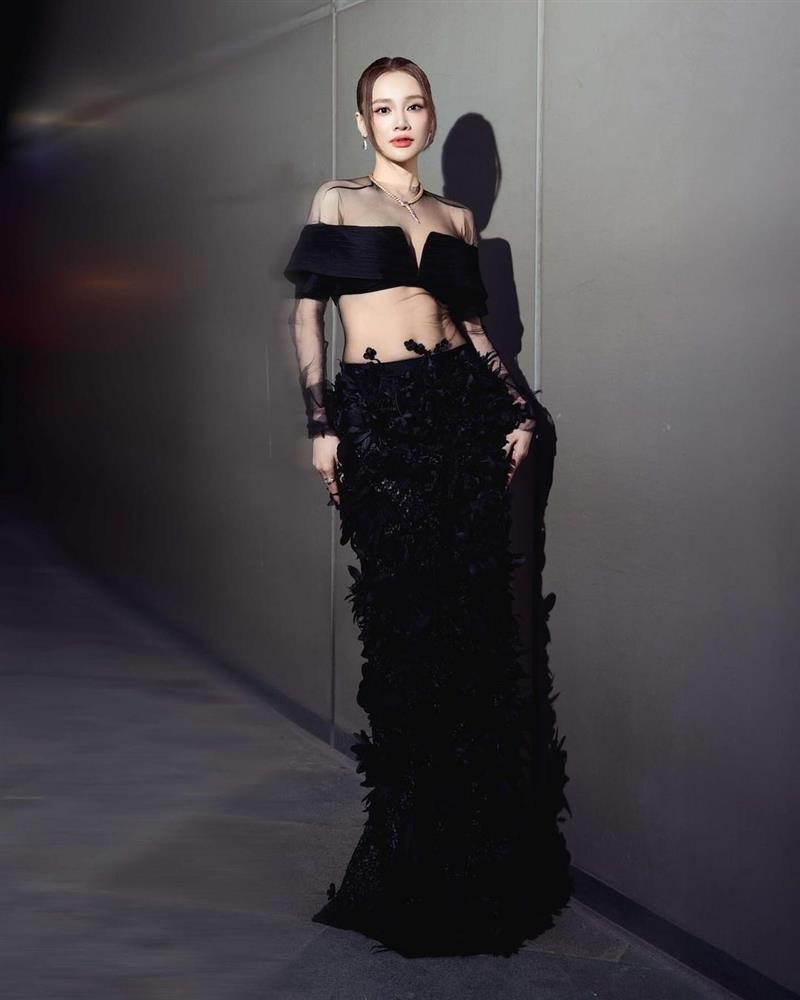 Bí mật vòng eo con kiến của 4 mỹ nữ Vbiz: Một nách 2 con vẫn chặt đẹp nhiều đàn em-6