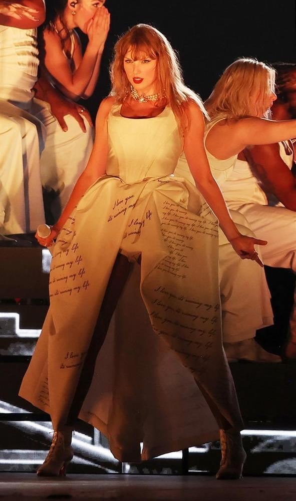 Hình ảnh gây phẫn nộ tại show Taylor Swift-3