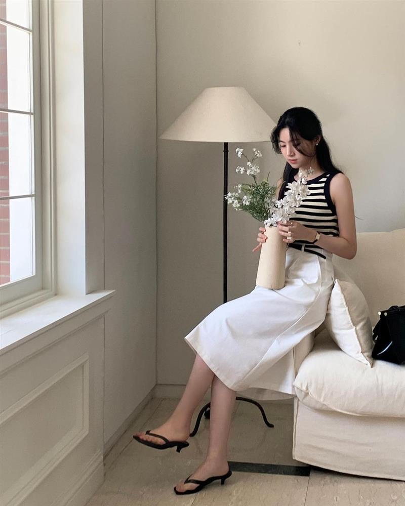 Diện áo tank top với 5 item sau sẽ giúp bạn ghi điểm mặc đẹp như fashionista-3