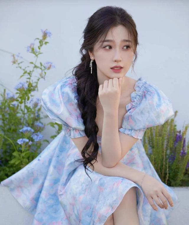 Những mỹ nữ bị gắn mác bình hoa di động-2