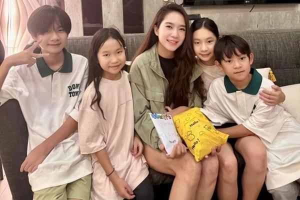 Vợ Lý Hải lên tiếng bảo vệ con trai khi bị đùa cợt giới tính, biểu cảm buồn bã của nhóc tì ai cũng thương-8