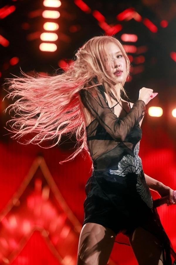 Rosé (BLACKPINK) thừa nhận sẽ luỵ màn trình diễn ở Coachella đến tận khi... về già-7