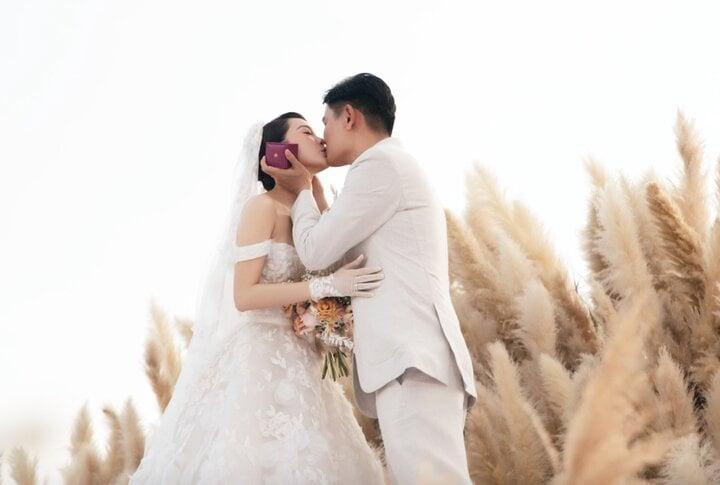 Minh Hằng sau 2 năm lấy chồng đại gia: Nhan sắc thăng hạng, sinh con trai bụ bẫm-1