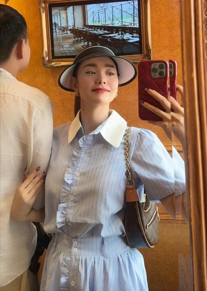 Minh Hằng sau 2 năm lấy chồng đại gia: Nhan sắc thăng hạng, sinh con trai bụ bẫm-2