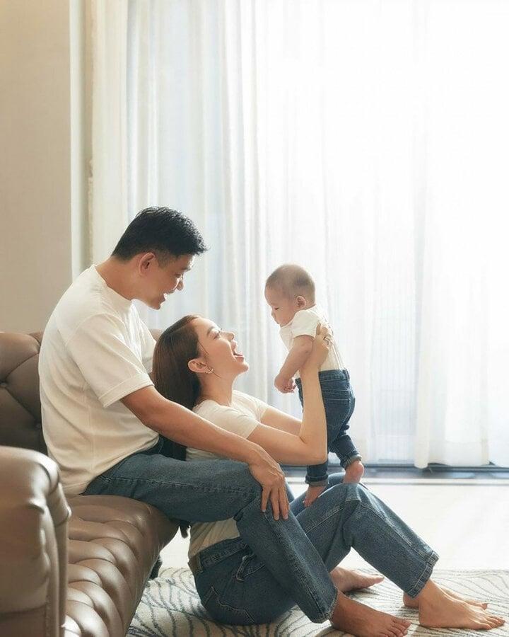 Minh Hằng sau 2 năm lấy chồng đại gia: Nhan sắc thăng hạng, sinh con trai bụ bẫm-13