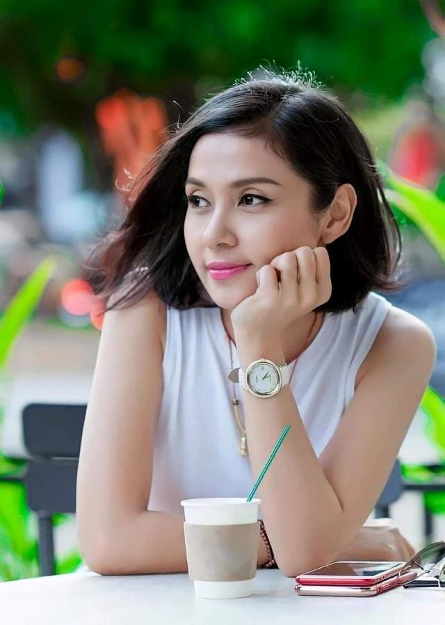 Người đẹp Tây Đô Việt Trinh hiếm hoi nhắc về bạn trai cũ từng yêu chết đi sống lại khiến netizen tò mò-6