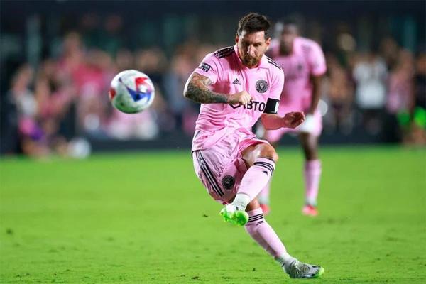 Lý do Messi từ chối mức lương cao nhất lịch sử, bỏ cơ hội tái đấu Ronaldo-2