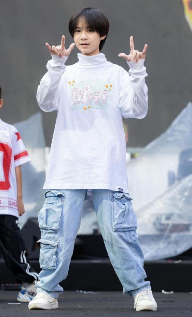 Vợ Lý Hải lên tiếng bảo vệ con trai khi bị đùa cợt giới tính, biểu cảm buồn bã của nhóc tì ai cũng thương-3