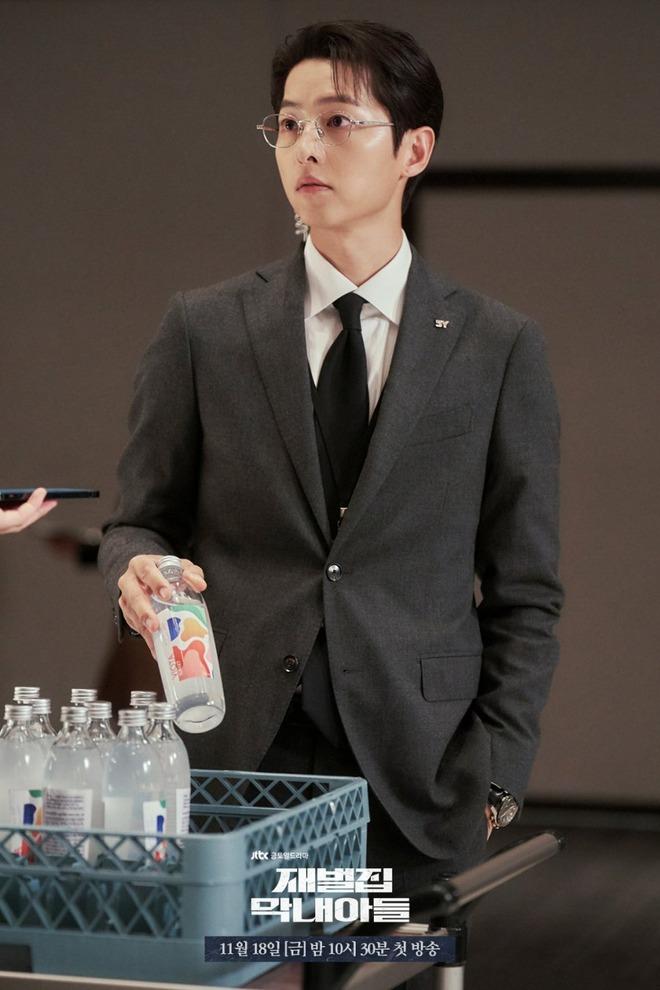 Vì sao Song Joong Ki thở thôi cũng bị ghét?-1