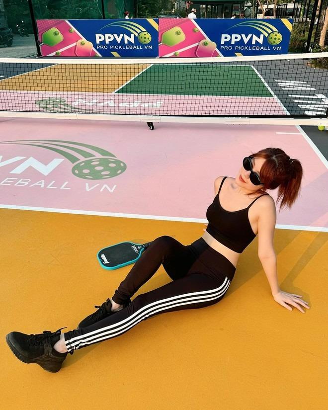 Để hội xinh gái dắt bạn ra sân Pickleball phẩy vợt tưng bừng cho quên luôn cái nóng 40 độ C!-3