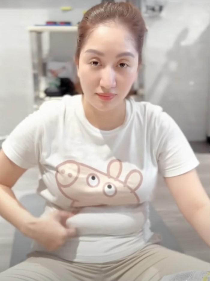 Nỗ lực giảm cân sau sinh con thứ 3, Khánh Thi chi hàng trăm triệu đồng, hiệu quả ra sao?-2