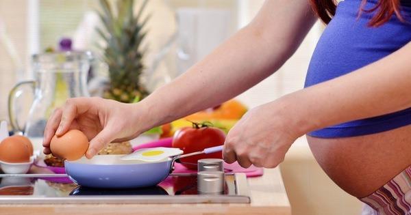 Vợ Quang Hải bị nhắc nhở ăn trứng sống khi mang thai, đúng hay sai?-5