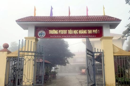 Vụ 11 học sinh ăn 2 gói mì tôm: Khai trừ Đảng hiệu trưởng trường Hoàng Thu Phố 1