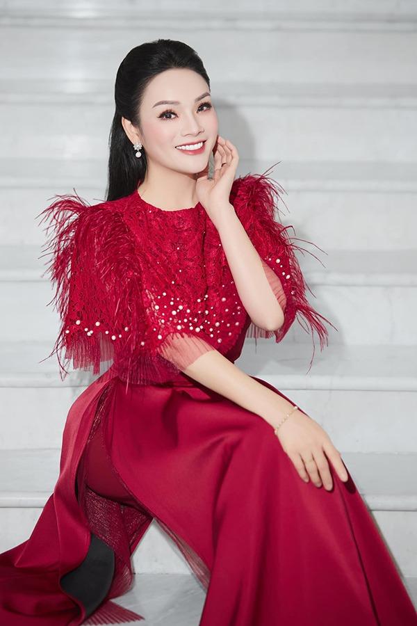 Nữ NSƯT nổi tiếng dòng nhạc đỏ có cuộc sống riêng tư bình yên bên chồng-6