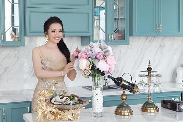 Nữ NSƯT nổi tiếng dòng nhạc đỏ có cuộc sống riêng tư bình yên bên chồng-7