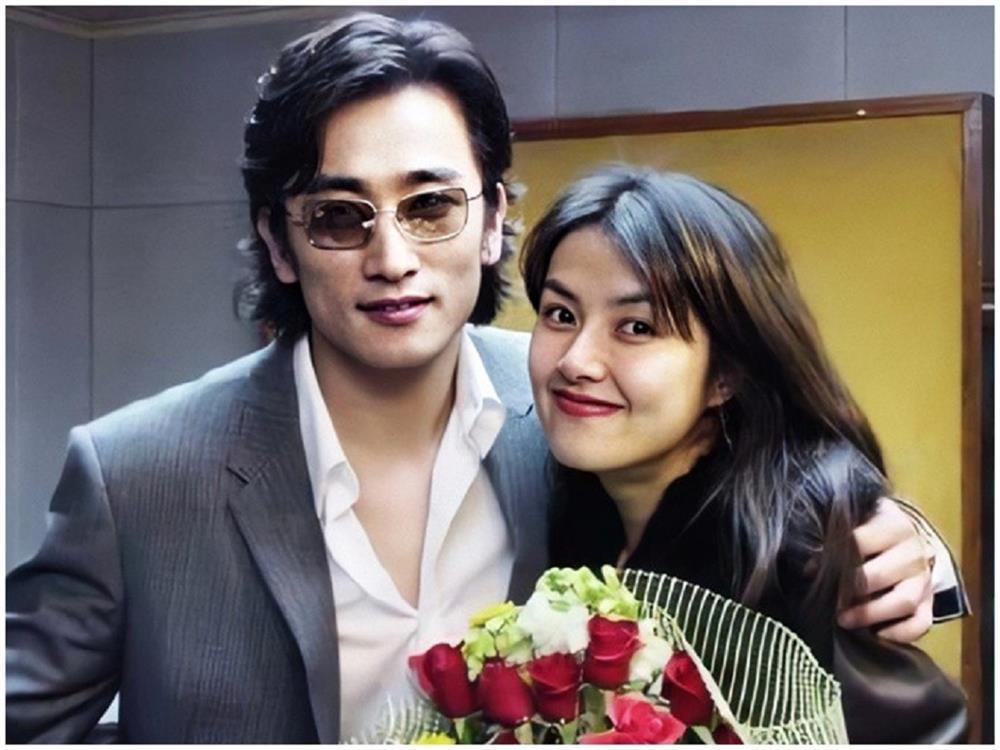 Nam tài tử từ chối tài sản hàng ngàn tỷ chỉ để sống cuộc đời bình dị bên vợ con-1