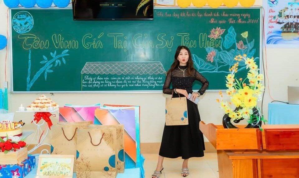 Thời trang đi dạy học của cô giáo U50 như giới tài phiệt Hàn Quốc gây sốt mạng-8
