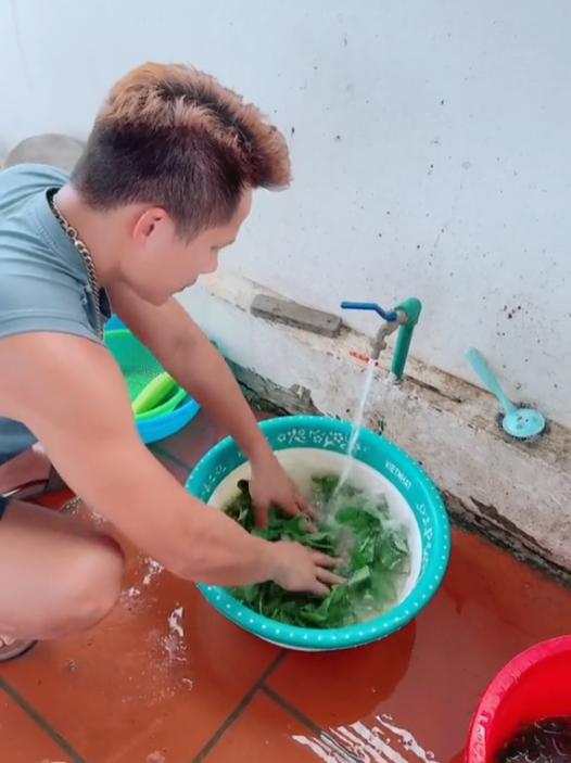 Gia đình ở Thái Nguyên có 7 chàng rể quý: Bố vợ ốm vào viện chăm, dịp lễ, Tết ngồi nhậu nguyên mâm-4