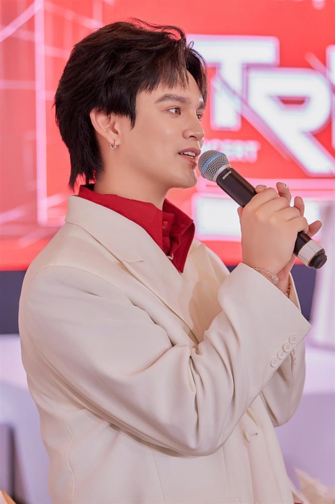 Nguyễn Trần Trung Quân hiện tại sau thời gian điều trị liệt mặt, méo miệng-3