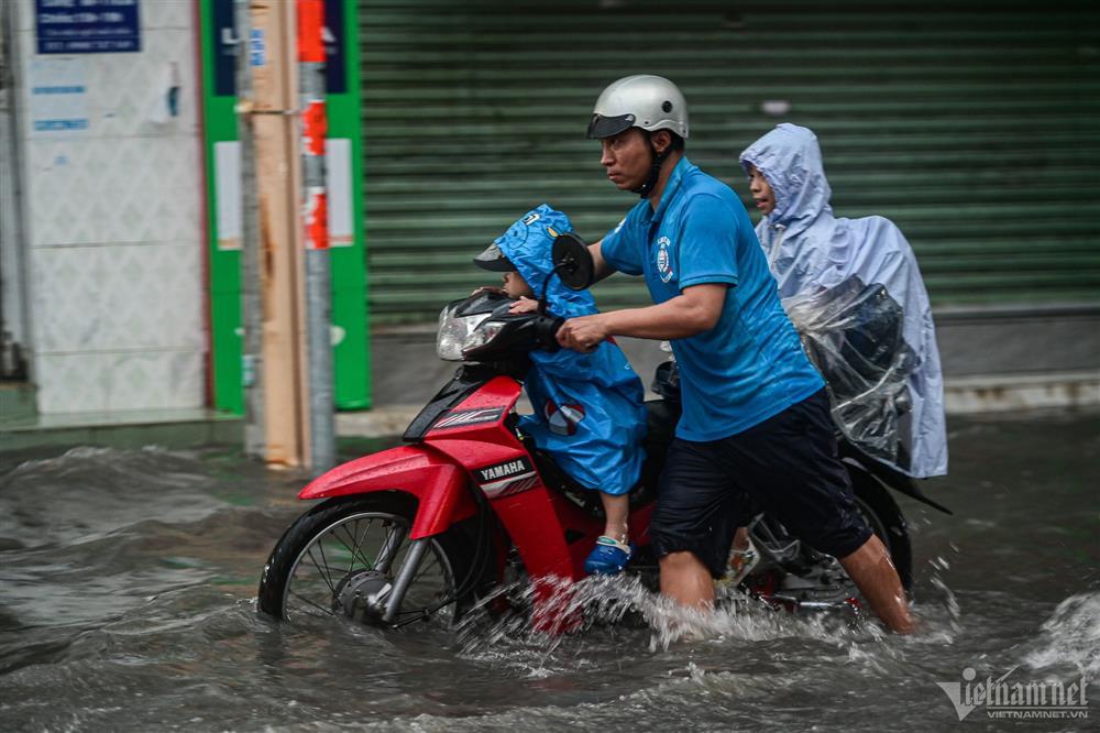 Dự báo thời tiết 16/5/2024: Hà Nội mưa to và giông, TP.HCM hạ nhiệt-1